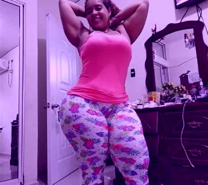 Abril Aliseda escort