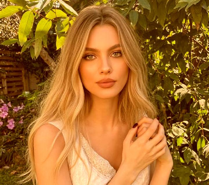 Adriana 2 Sauca escort