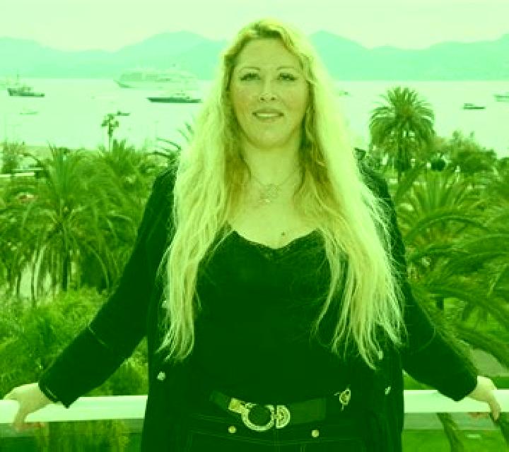 Adriana Axpe-San Bartolome escort