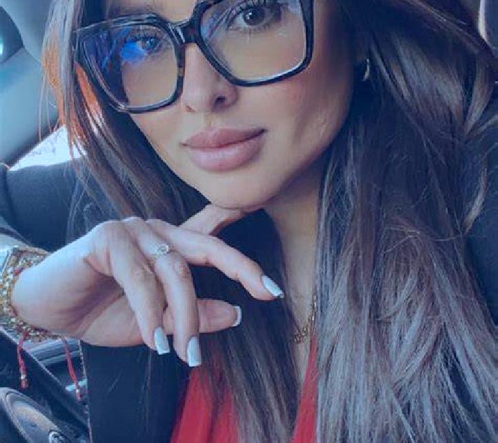 Adriana Valdeprados escort
