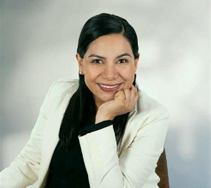 Antonella Los Santos de Maimona escort