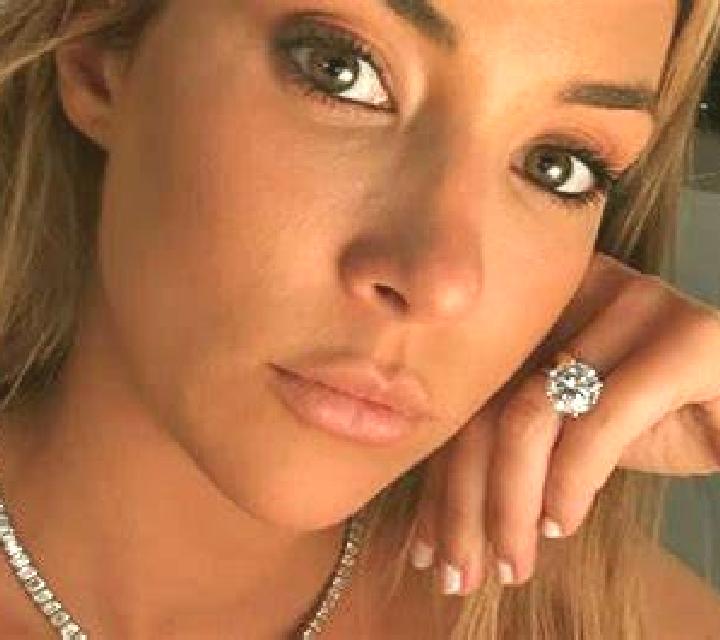 Camila Macanet de la Selva escort