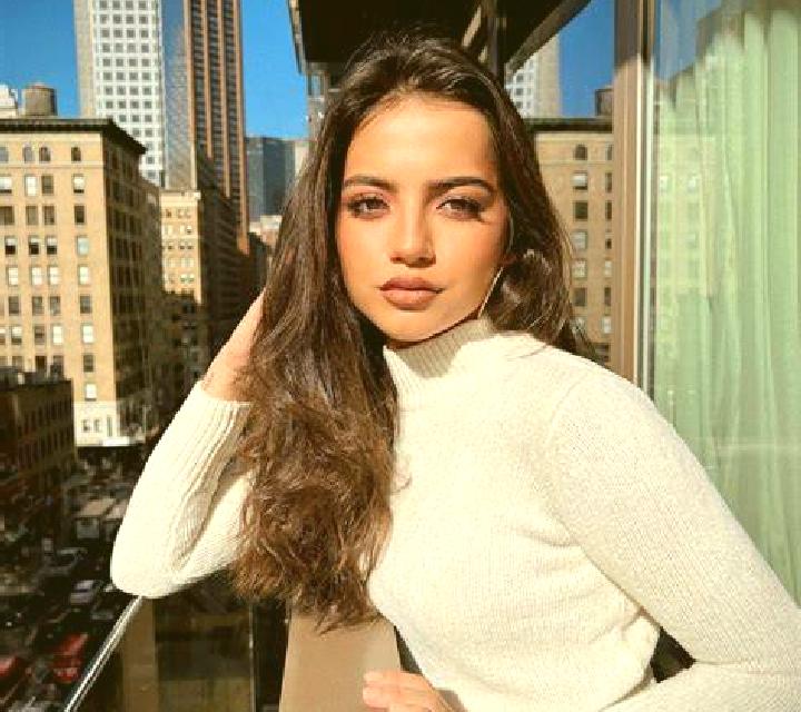 Camila Ontur escort