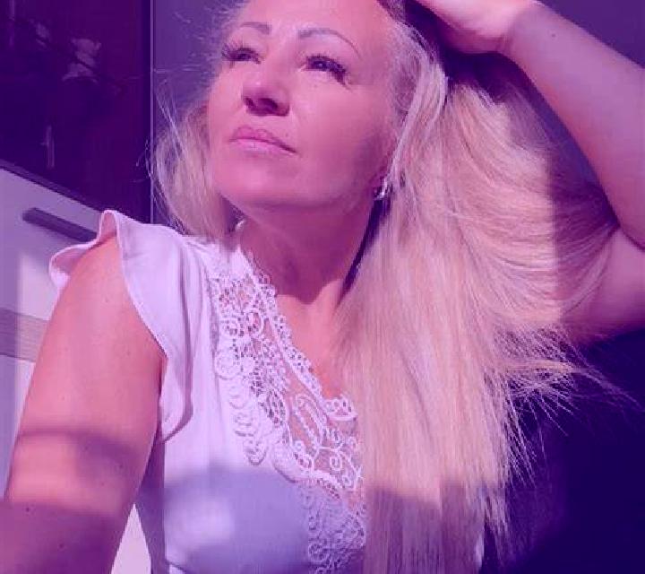 Carla Robledo escort