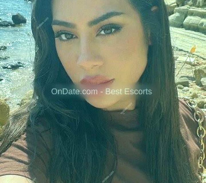 Carmen Navalmoral escort