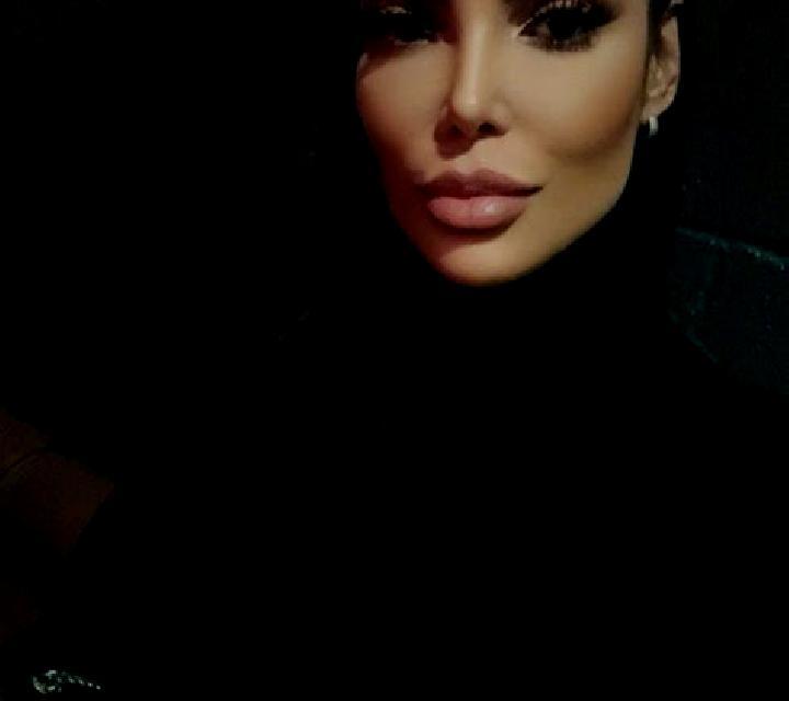 Carmen Paredes de Nava escort