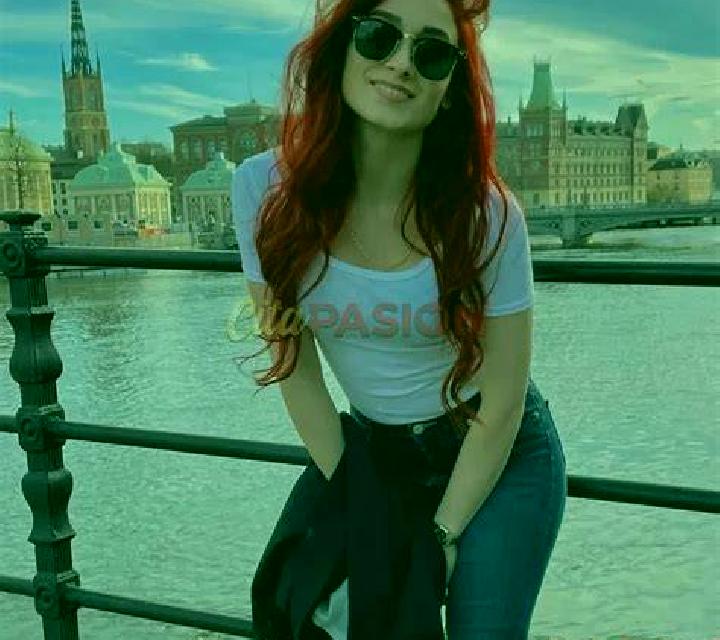 Cayetana Castrojimeno escort