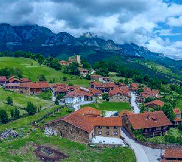 Cielo Camarles escort