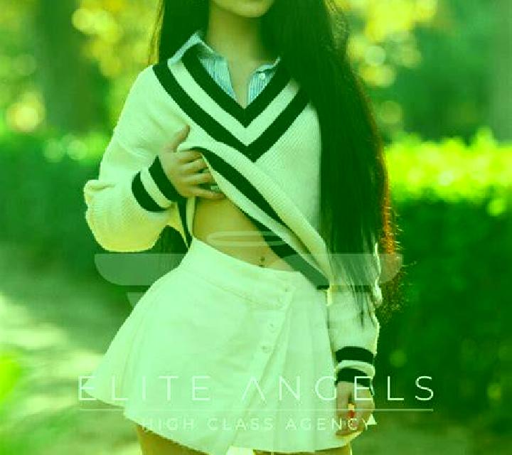 Claudia Aretxabaleta escort
