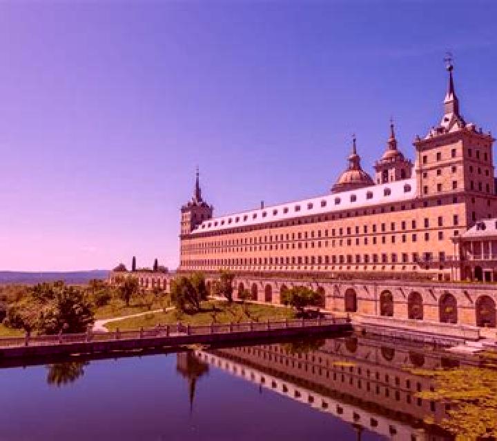 Elena Crespia escort