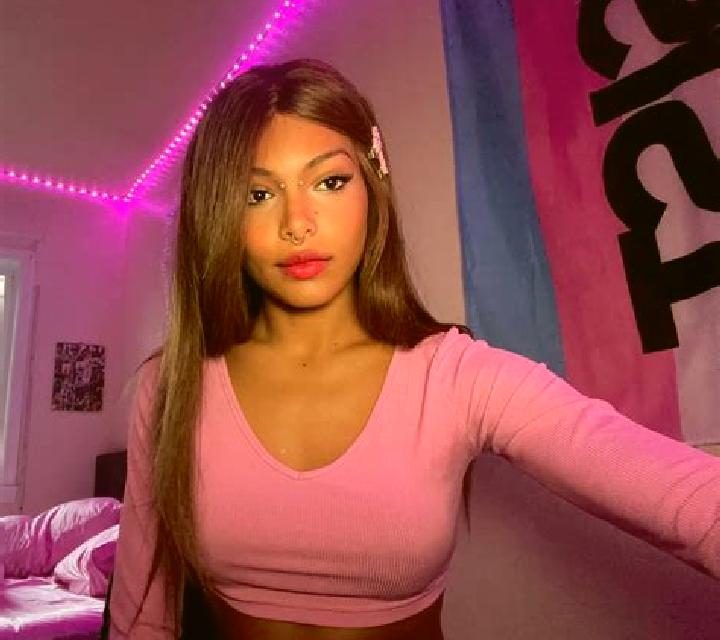 Emilia Escurial escort