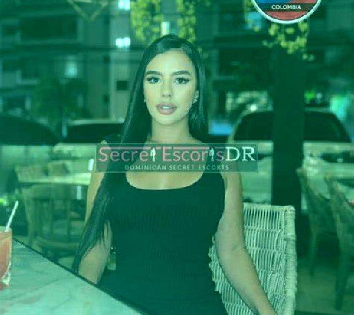 Estrella Chirivel escort