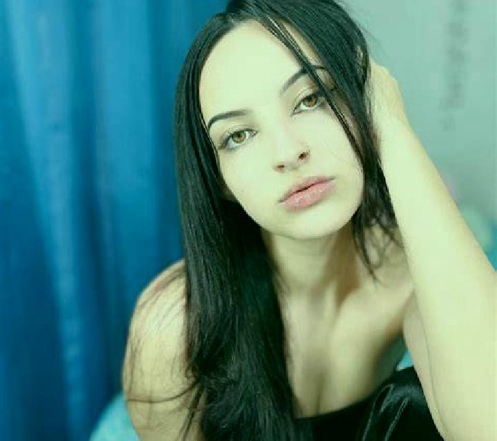 Gabriela Benameji escort