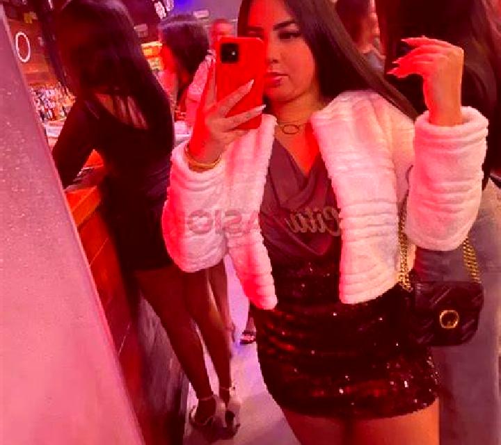 Isabella El Cerro escort