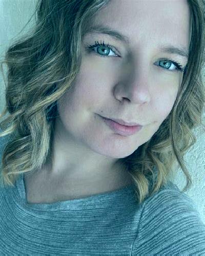 Josefina Zaldivia escort