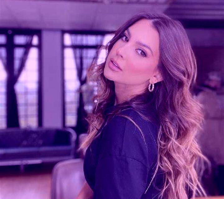 Julia 3 Villar de Fallaves escort