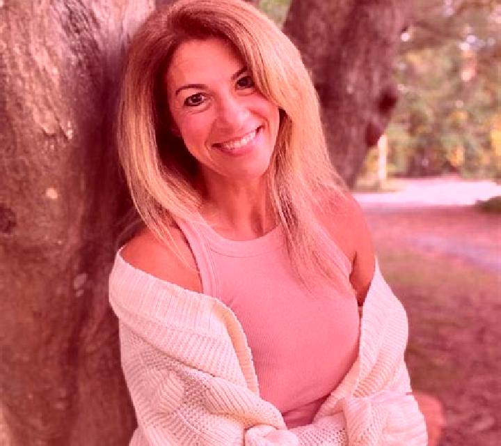 Julia Lloseta escort