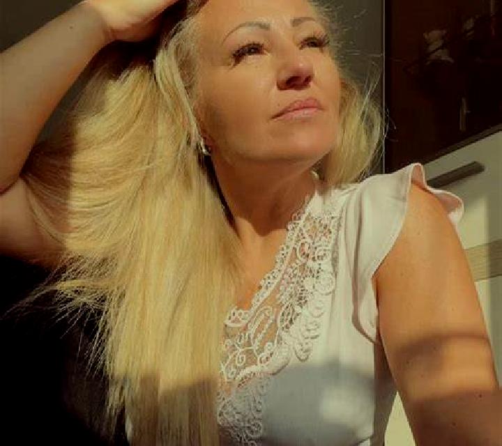 Laia 2 Biota escort