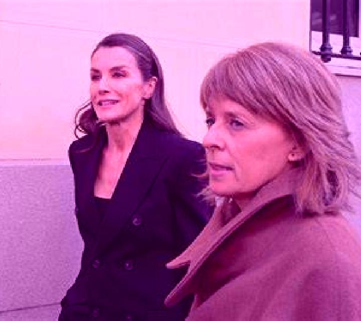 Laia 3 Puertas escort