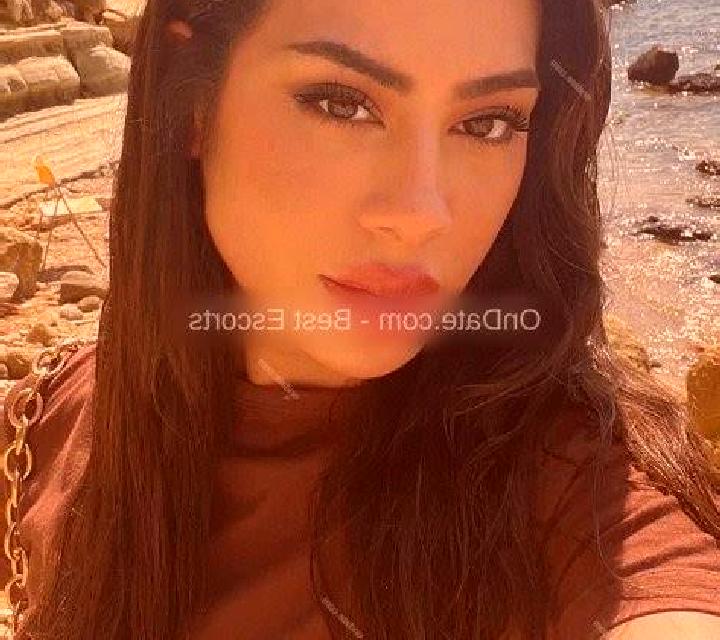 Laia Pertusa escort