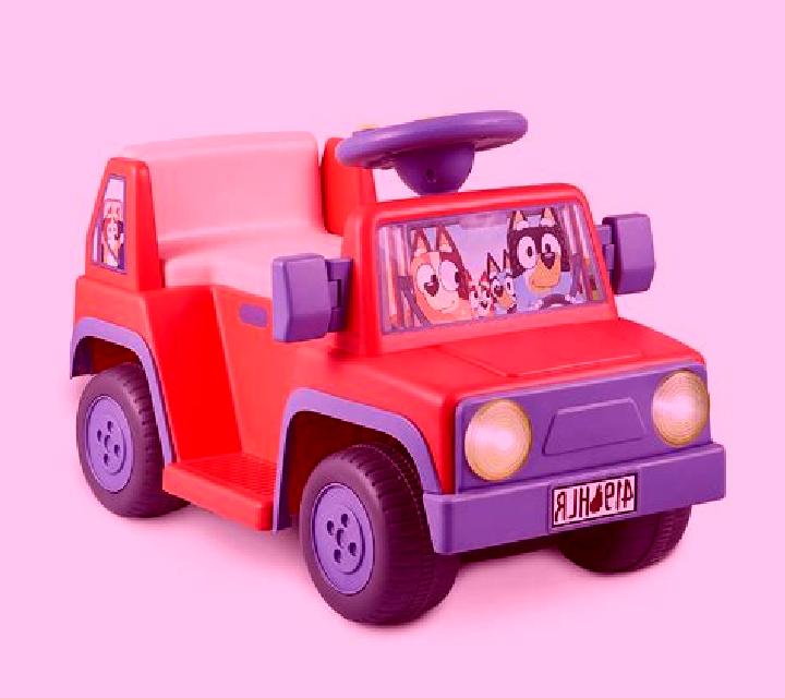 Luna 2 Megina escort