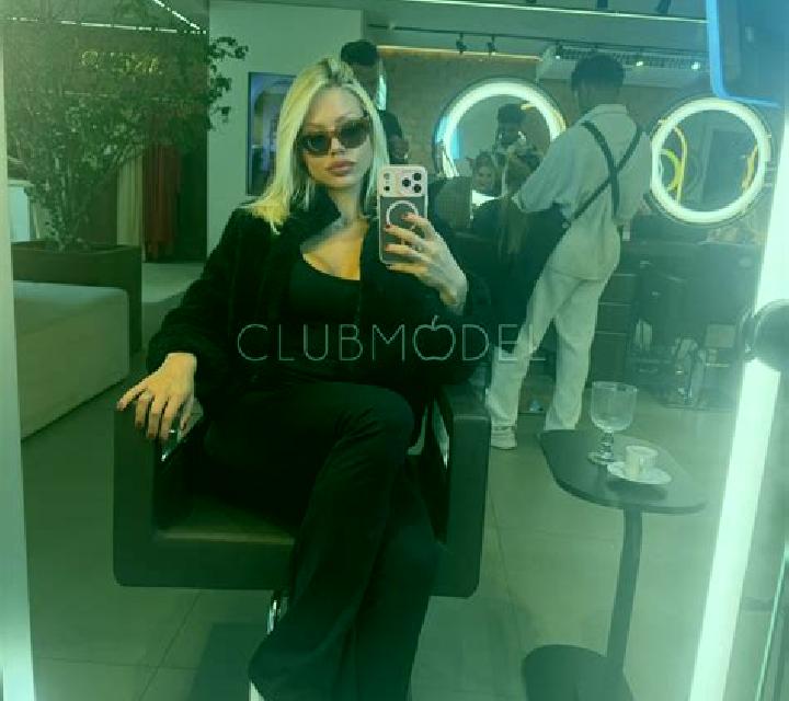 Manuela Candasnos escort