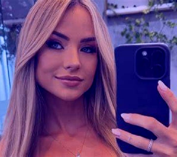 Mariana Navalosa escort