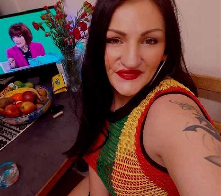 Nadia 2 Hontoba escort