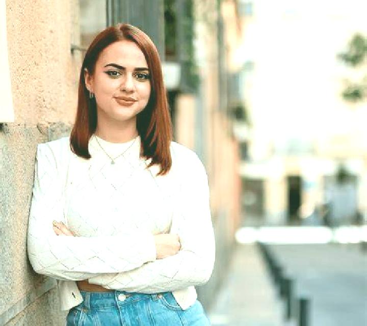 Nora 2 Sellent escort