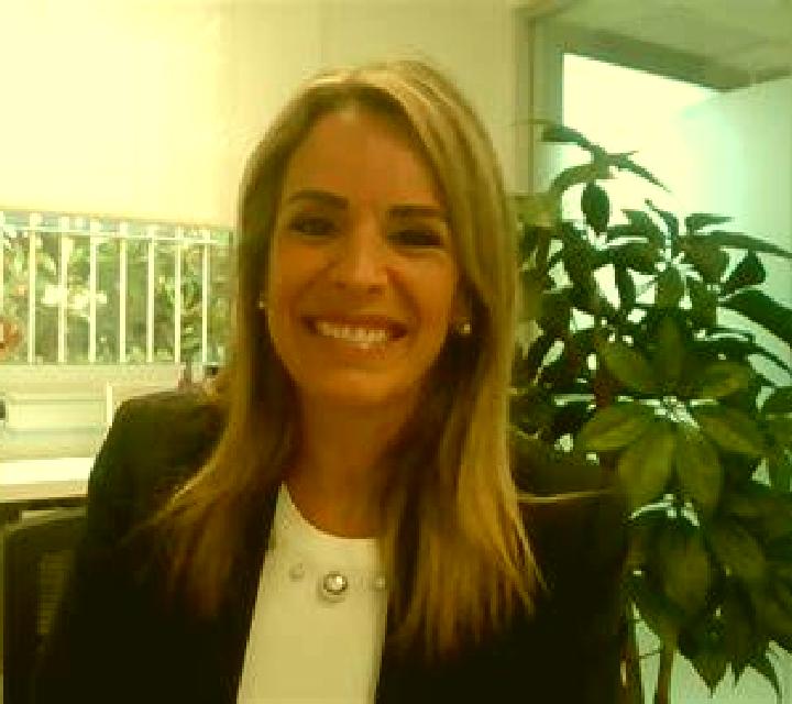 Nora L Alcudia de Crespins escort