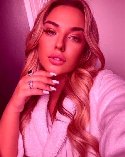 Paula Pola de Siero escort