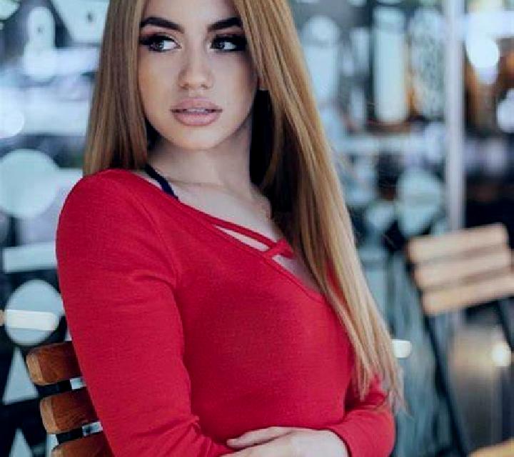 Rocío Lumbier escort