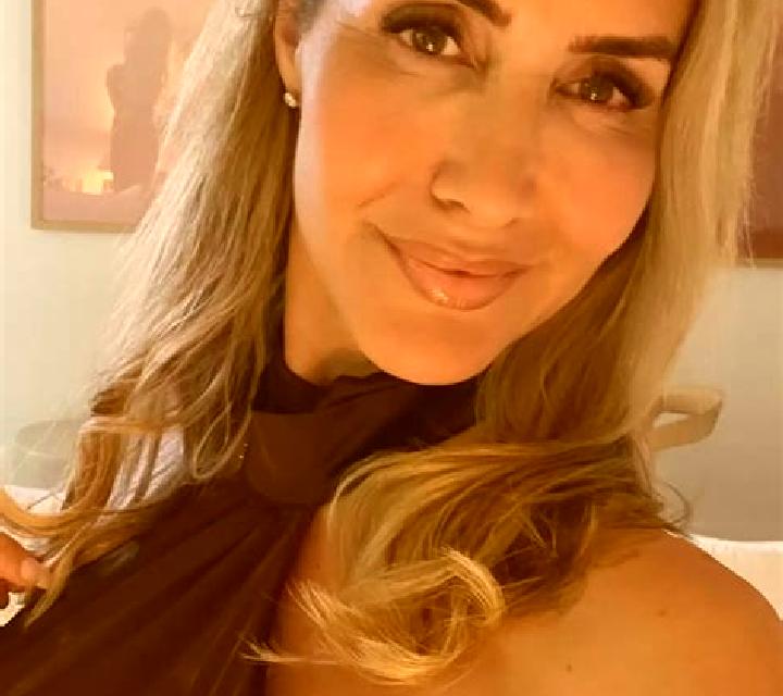 Rosa 3 Alfes escort