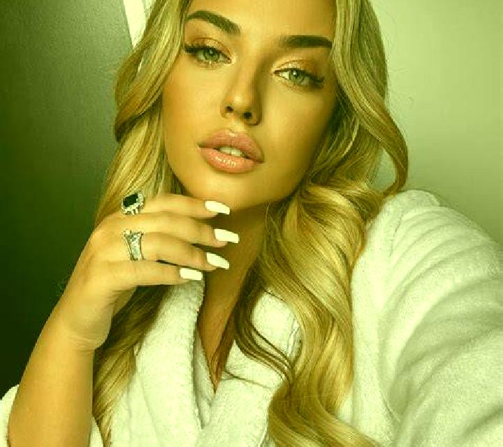 Rosa Salvatierra de Esca escort