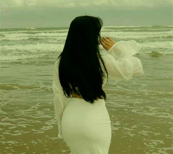 Salma Broto escort