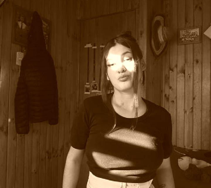 Sara 3 Corbins escort