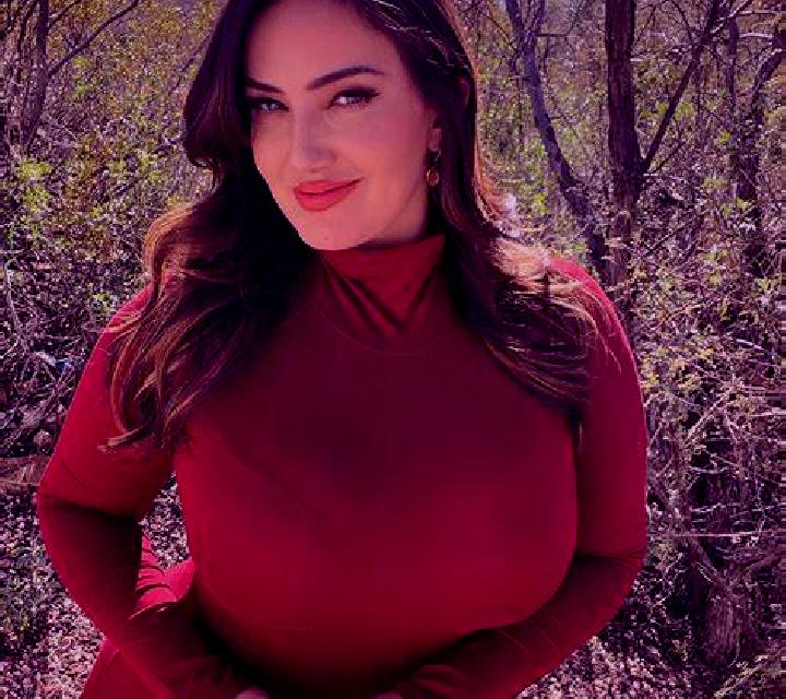 Sara Tulebras escort