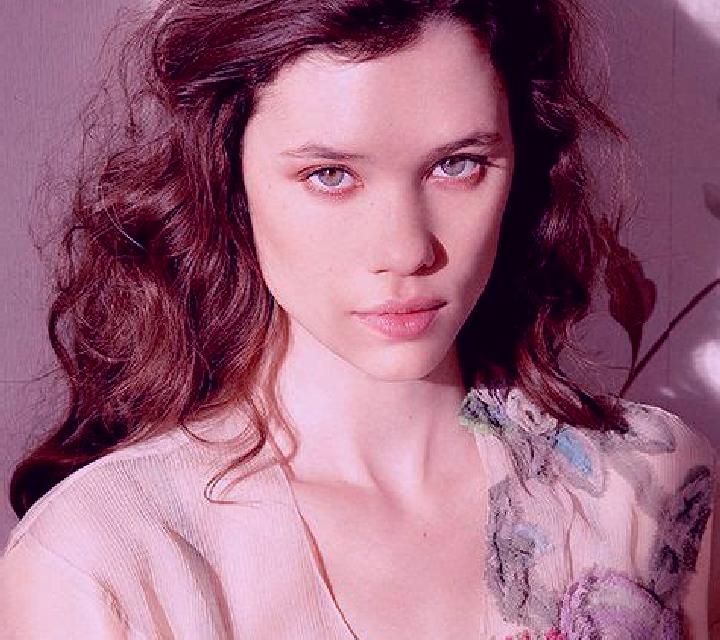 Verónica Mirabel escort