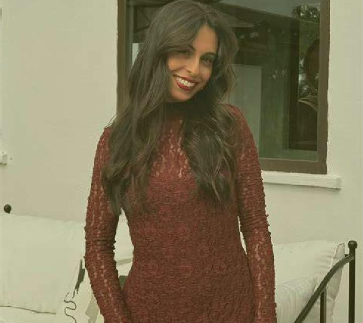 Zara 3 Meis escort